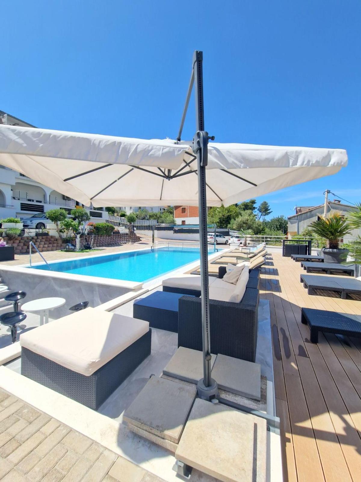 Apartments Silva With A View Of Sea Trogir Buitenkant foto