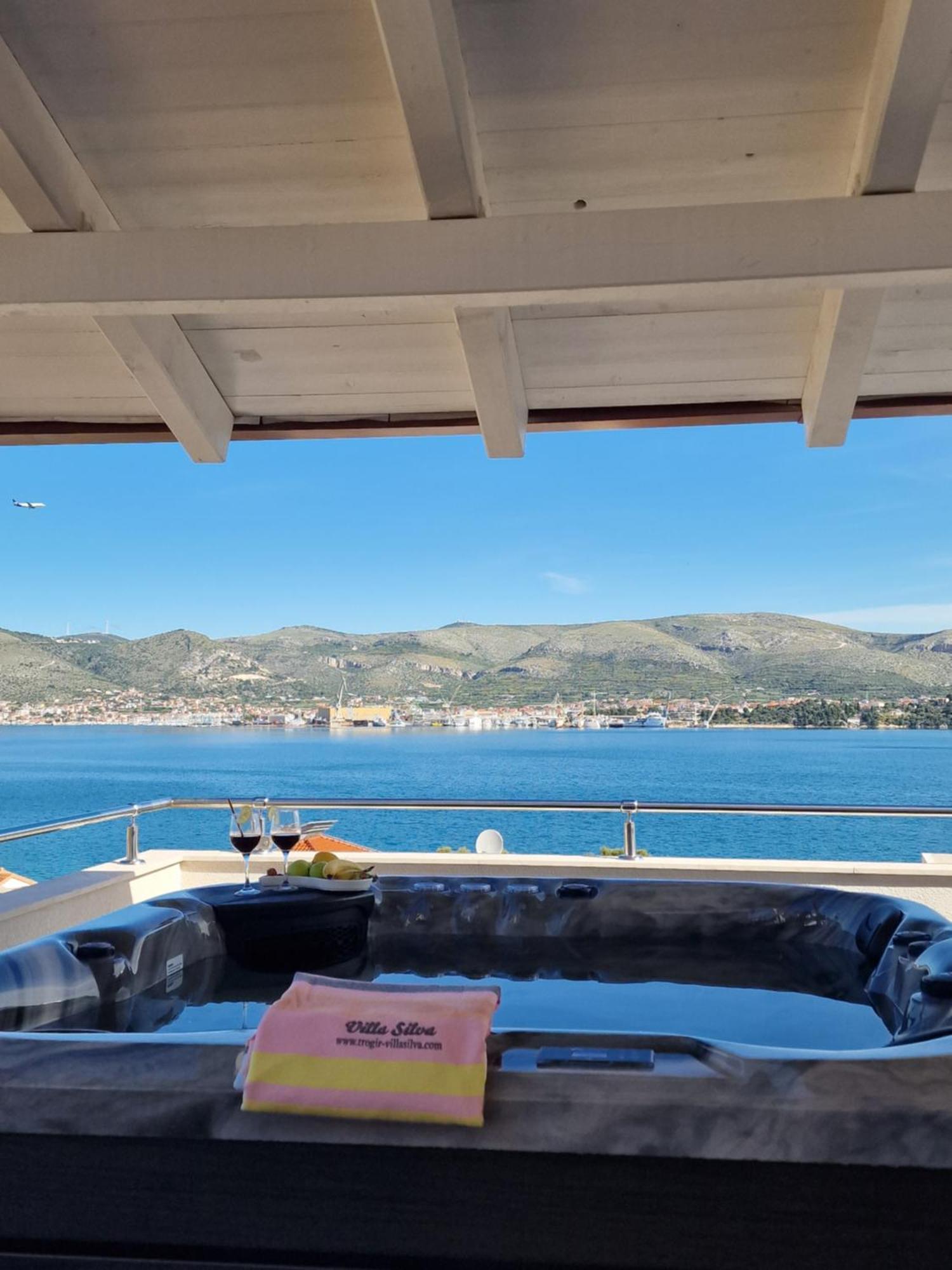 Apartments Silva With A View Of Sea Trogir Buitenkant foto